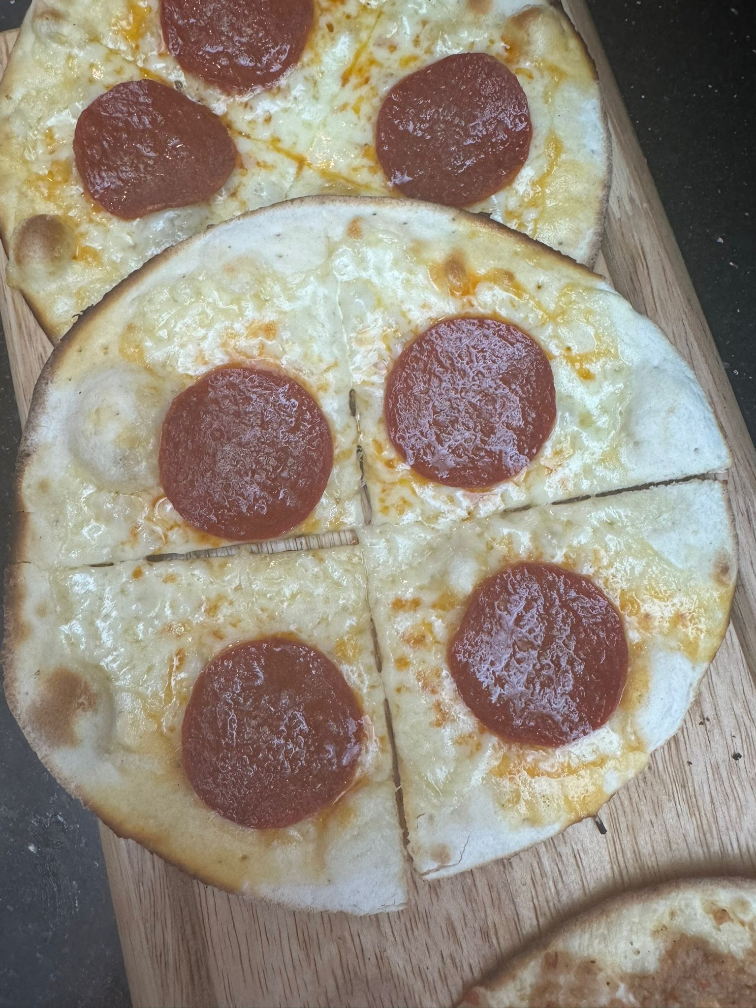 Manakish mit Käse & Sujuk